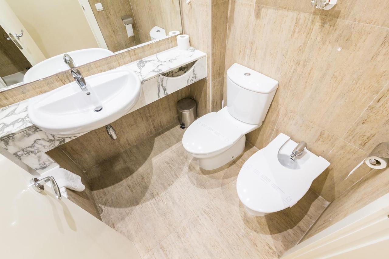 Apartment Guell Барселона Екстериор снимка