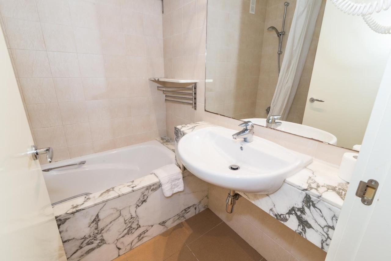 Apartment Guell Барселона Екстериор снимка